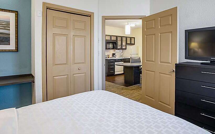 هتل Sonesta Simply Suites Miami Airport Doral