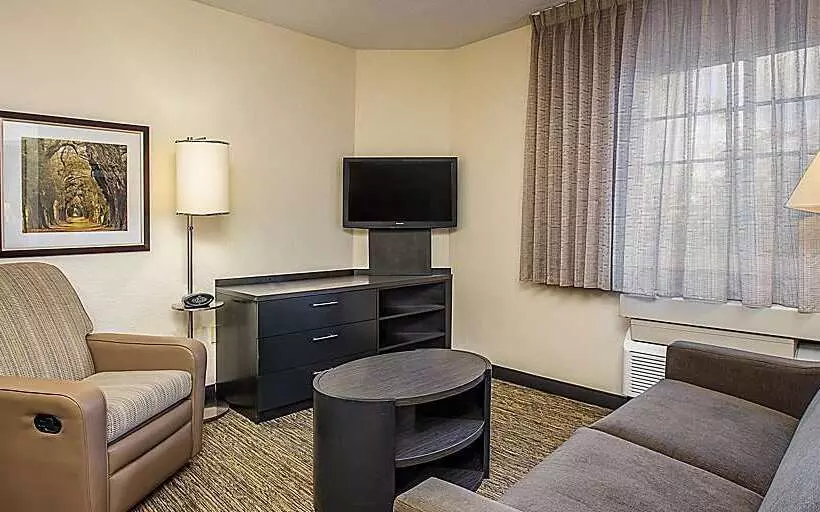 בית מלון כפרי Sonesta Simply Suites Miami Airport Doral