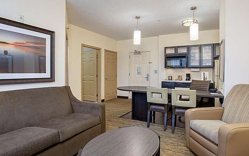 هتل Sonesta Simply Suites Miami Airport Doral