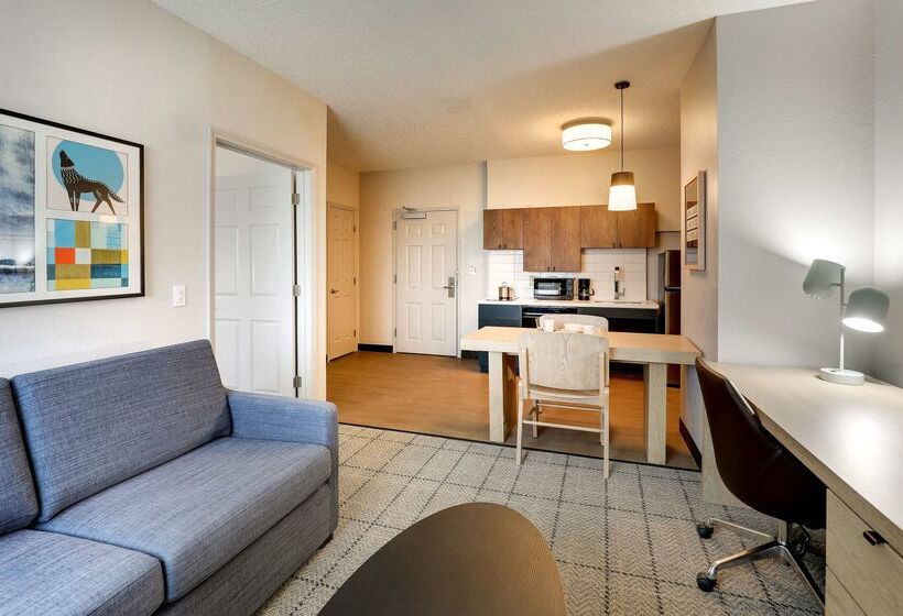 هتل Sonesta Simply Suites Miami Airport Doral