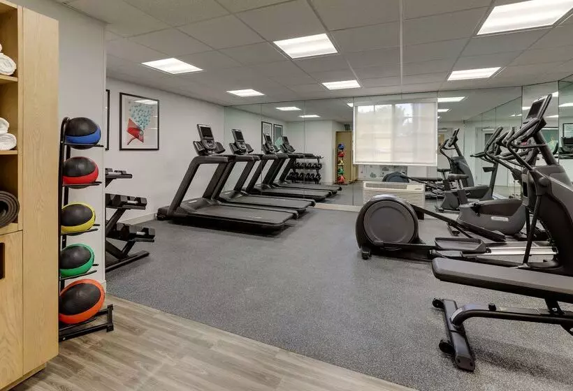 בית מלון כפרי Sonesta Simply Suites Miami Airport Doral