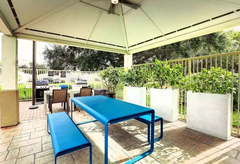 בית מלון כפרי Sonesta Simply Suites Miami Airport Doral