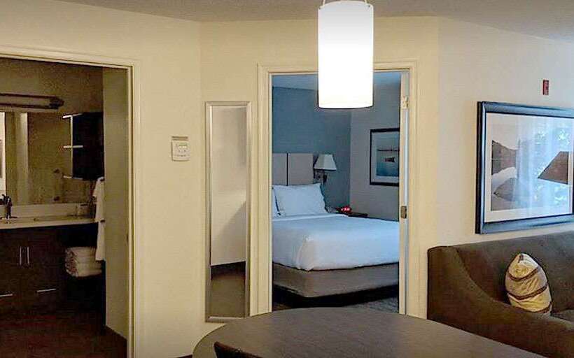 Отель Sonesta Simply Suites Somerset