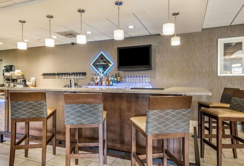 Surestay Hotel By Best Western Seatac Airport North