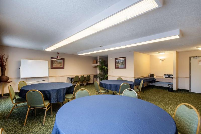 Surestay Hotel By Best Western Seatac Airport North