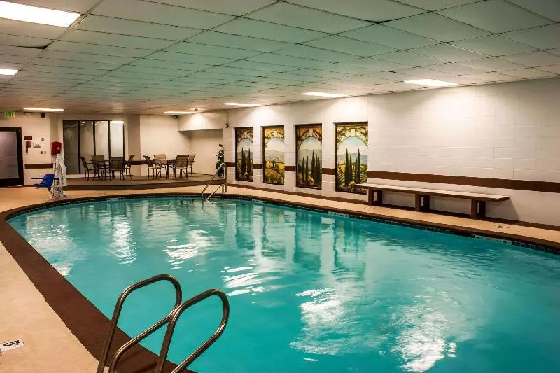 Surestay Hotel By Best Western Seatac Airport North
