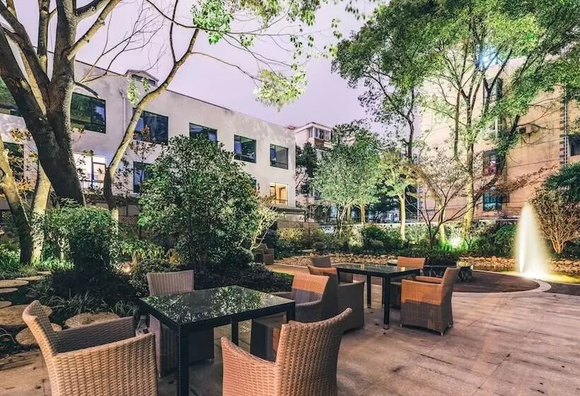 Atour Hotel Yifeng Terminal Building Zhongshan