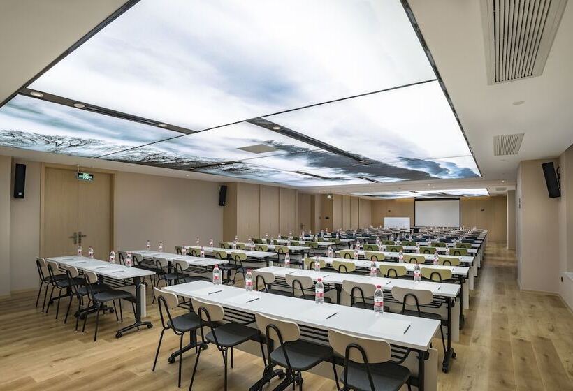 Atour Hotel Yifeng Terminal Building Zhongshan