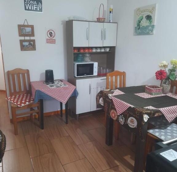 تختخواب و صبحانه Hostal Girasoles, Empresas,facturas