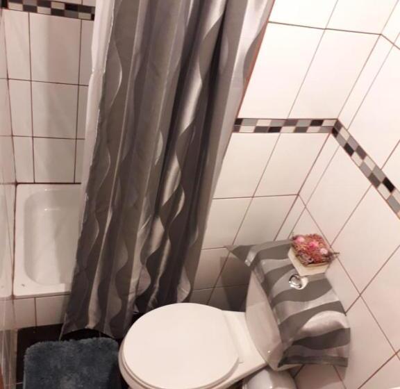 تختخواب و صبحانه Hostal Girasoles, Empresas,facturas