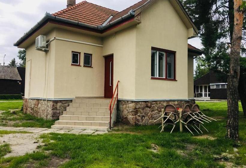 민박 Napsugár Club és Panzió