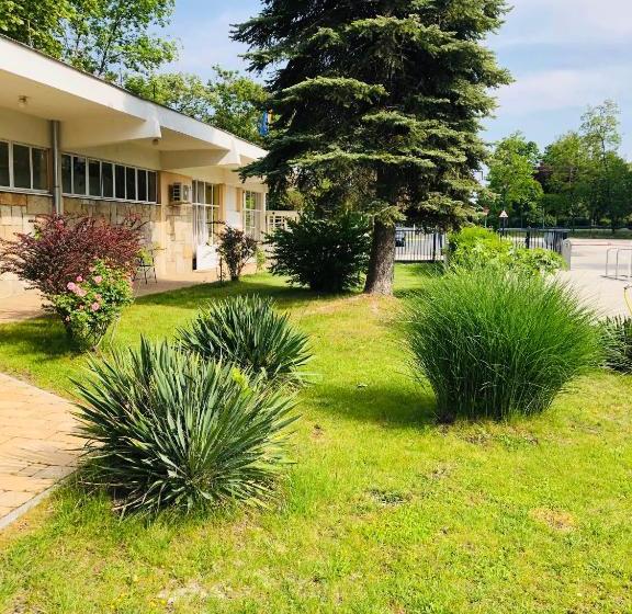 민박 Napsugár Club és Panzió