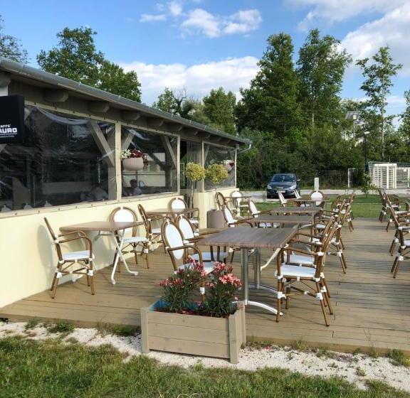 민박 Napsugár Club és Panzió