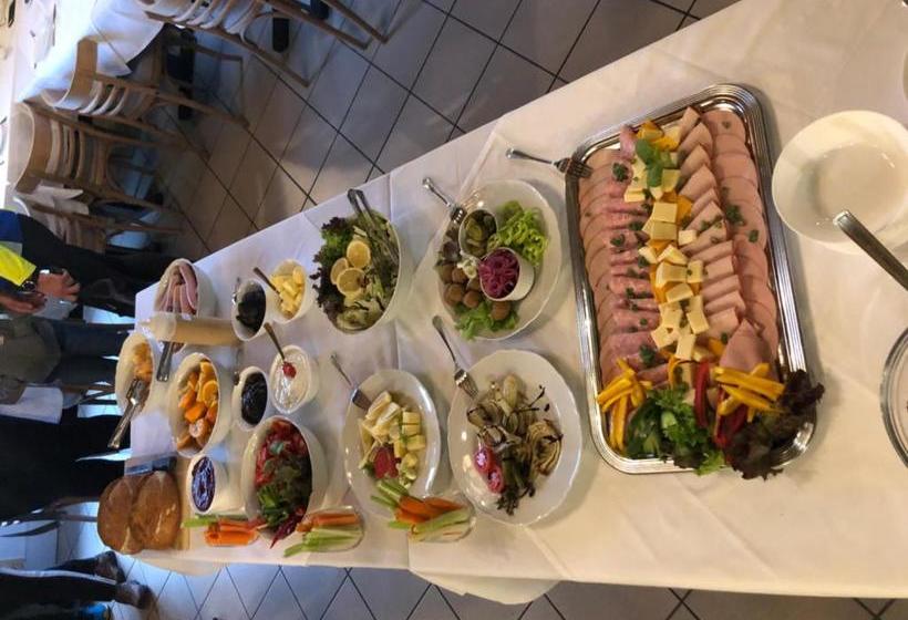 민박 Napsugár Club és Panzió