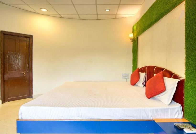 בית מלון כפרי Spot On 41699 Jungle Huts