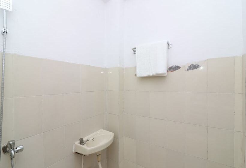 Hotell Spot On 42402 Doon Inn