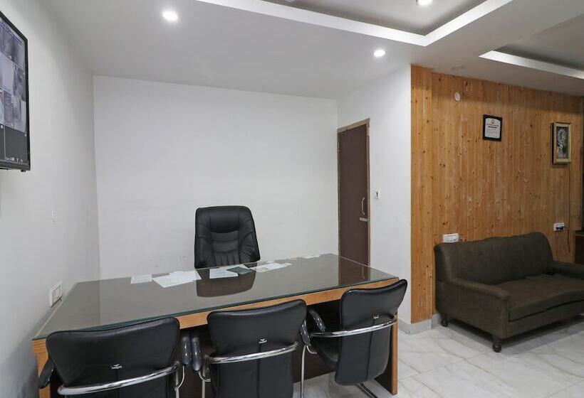 Hotell Spot On 42402 Doon Inn