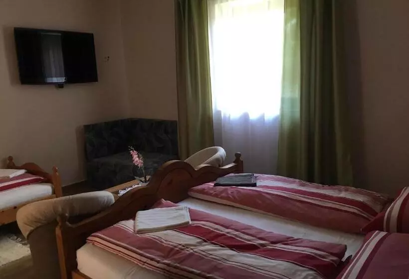 ペンション Napfény Apartman