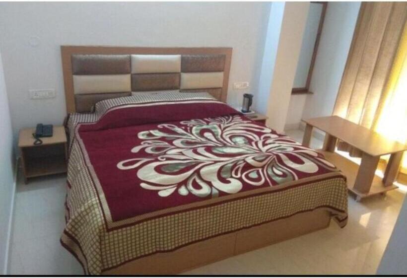 ホテル Goroomgo Divine Hills Shimla