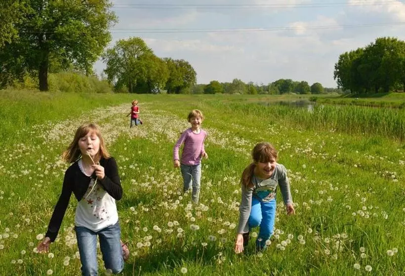 Hotelli Traumhaus Im Elsterpark