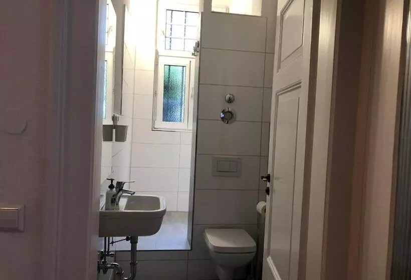 ペンション Ferienzimmer Tübingen