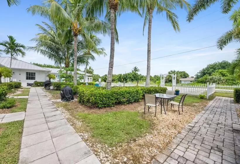 هتل Seahorse Beach Bungalows