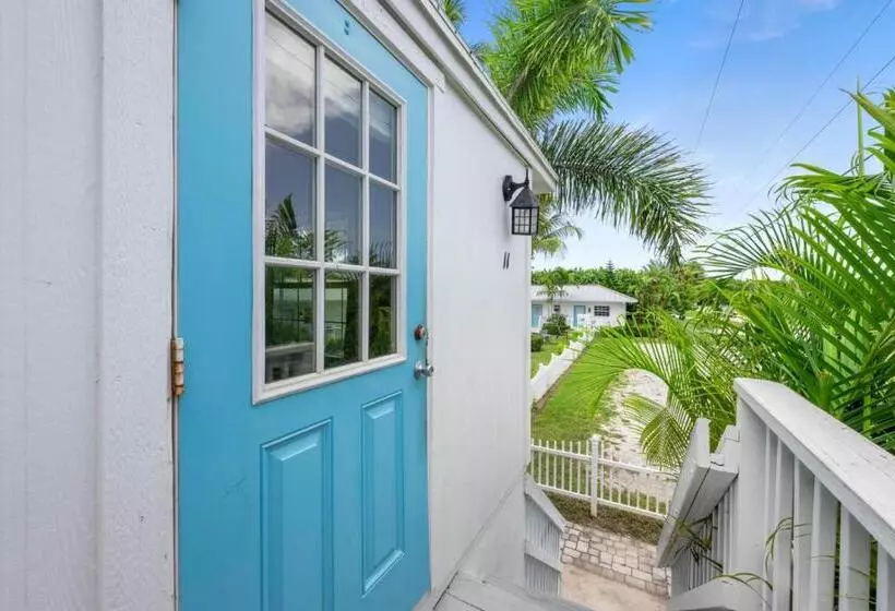 هتل Seahorse Beach Bungalows