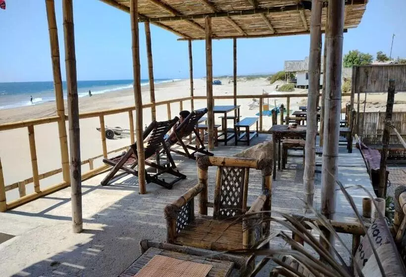 ペンション Mancora Beach House