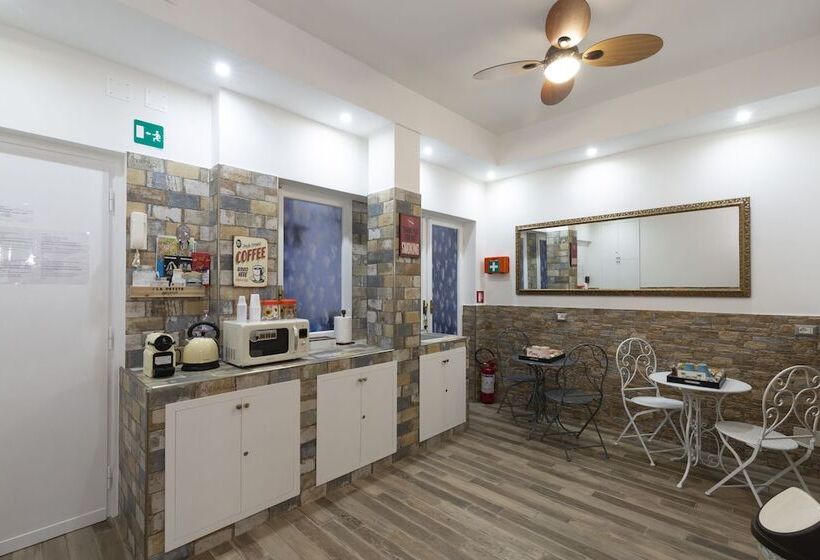 پانسیون Violetta