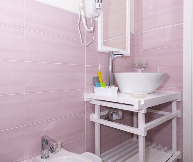 پانسیون Violetta