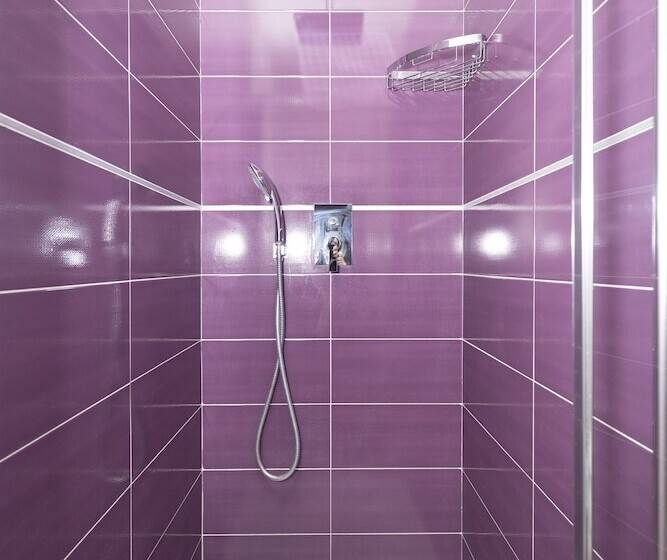 پانسیون Violetta