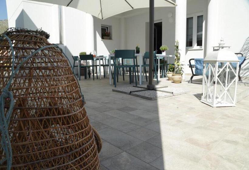 تختخواب و صبحانه Terra D'amare