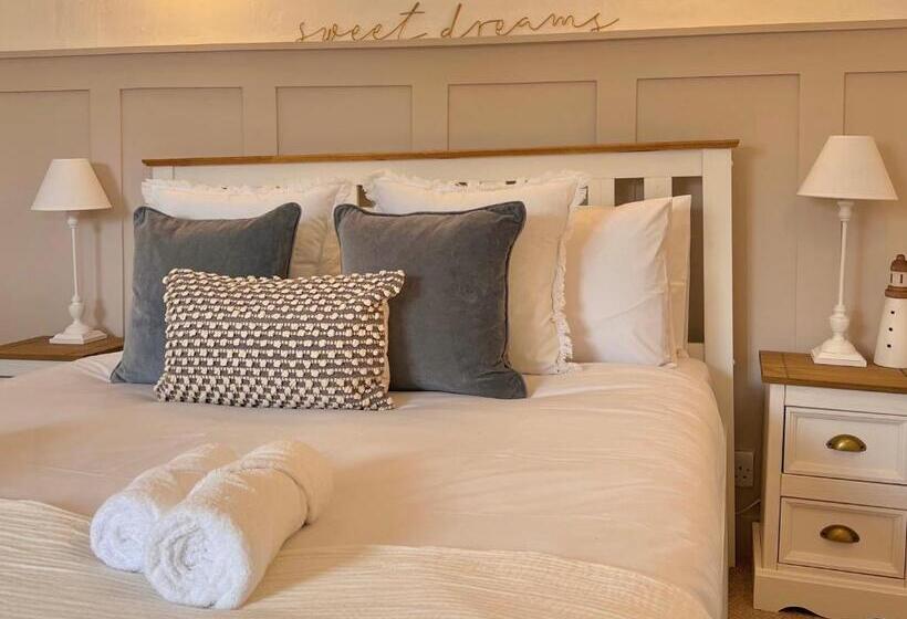 هاستل Black Buoy Inn