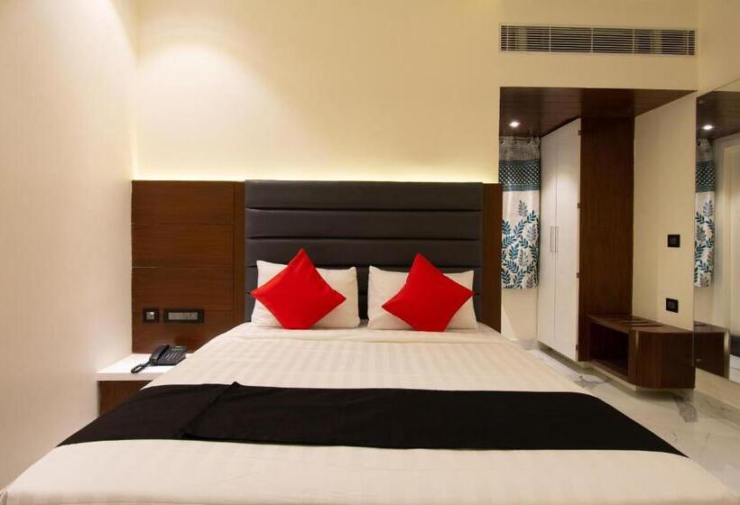 Collection O Hotel Royal Benza