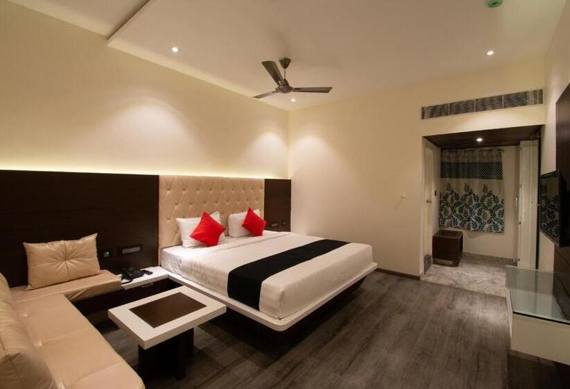 Collection O Hotel Royal Benza