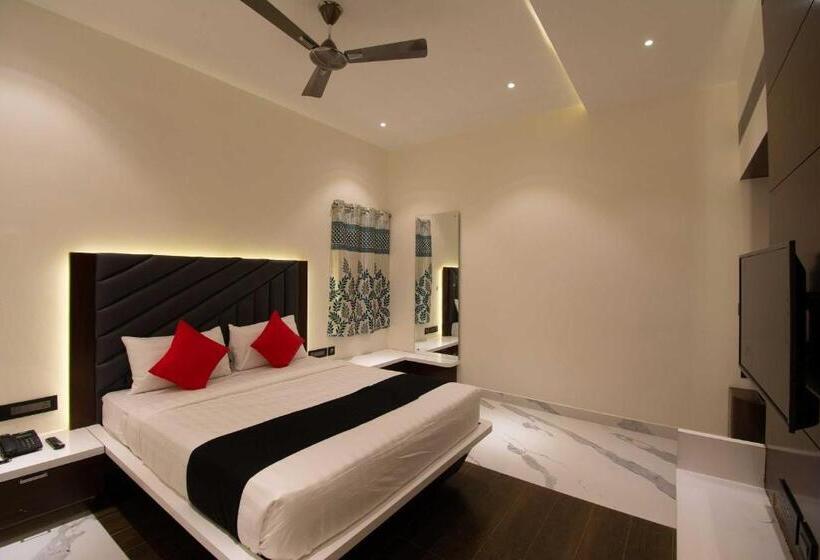 Collection O Hotel Royal Benza