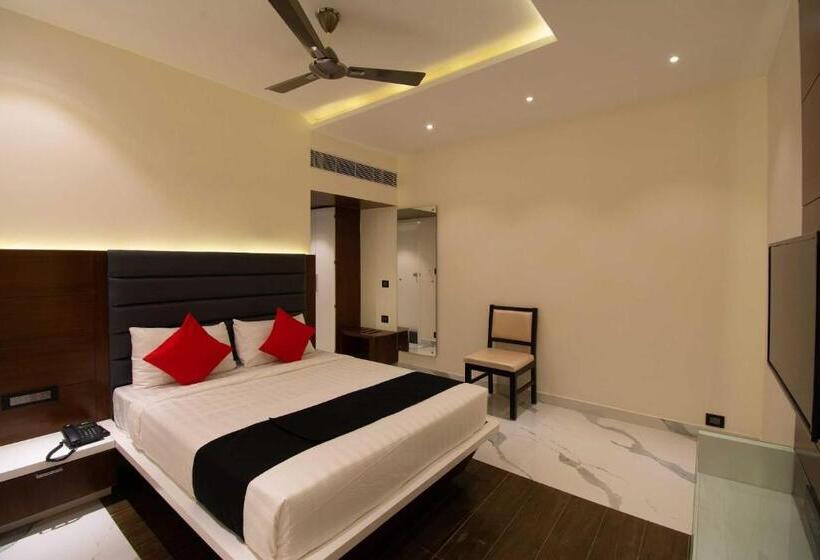 Collection O Hotel Royal Benza