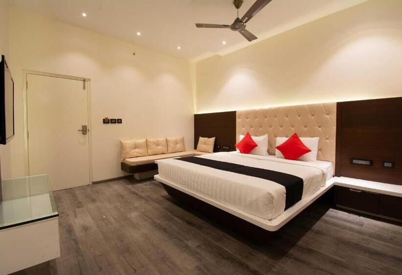 Collection O Hotel Royal Benza