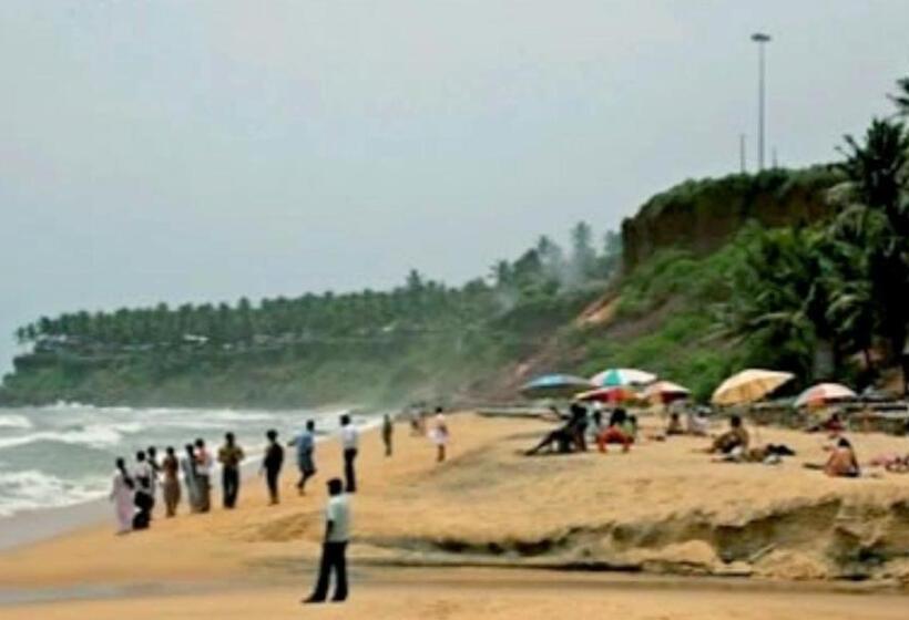 ホテル Anandan Tourist Home