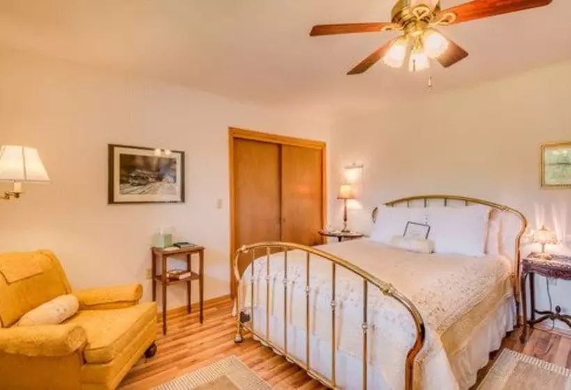 Oak Hill Bed & Breakfast