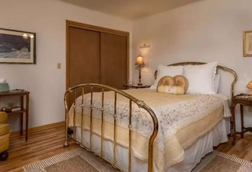 Oak Hill Bed & Breakfast