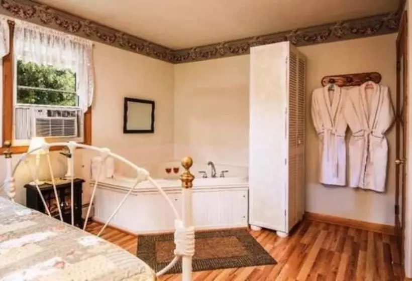 Oak Hill Bed & Breakfast