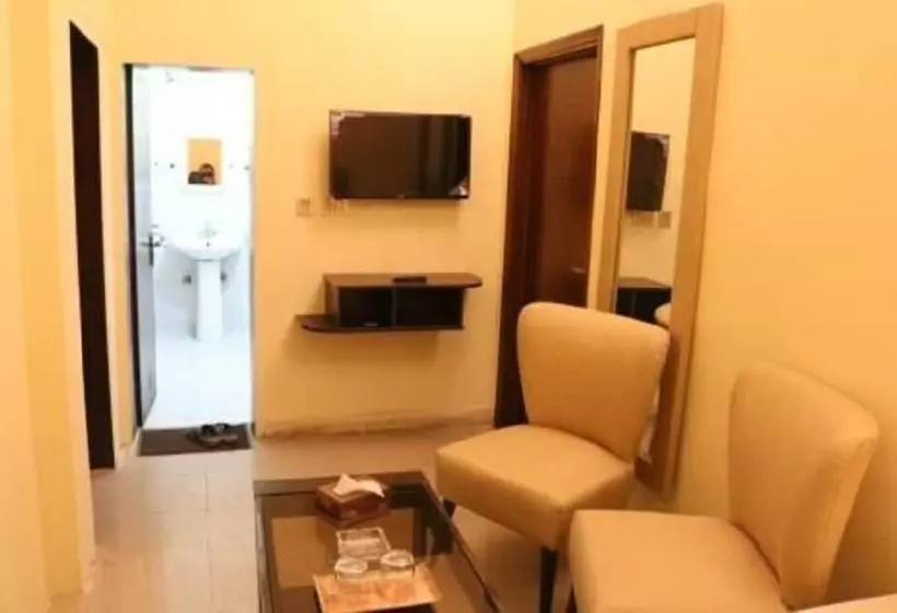 هتل Four Season Inn