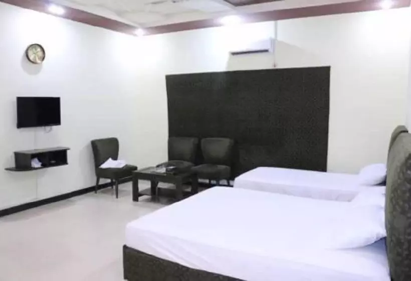 هتل Four Season Inn