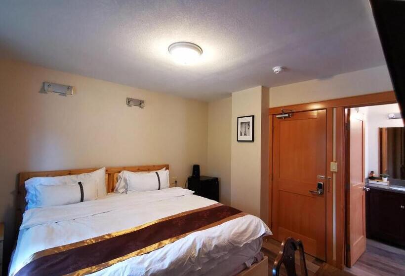 مبيت وإفطار Riverfront Estate Bed&breakfast Banff