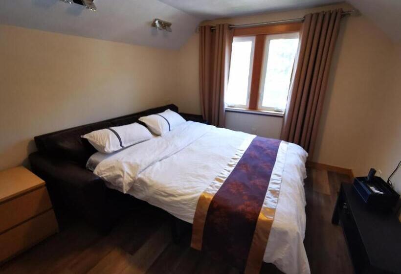 مبيت وإفطار Riverfront Estate Bed&breakfast Banff