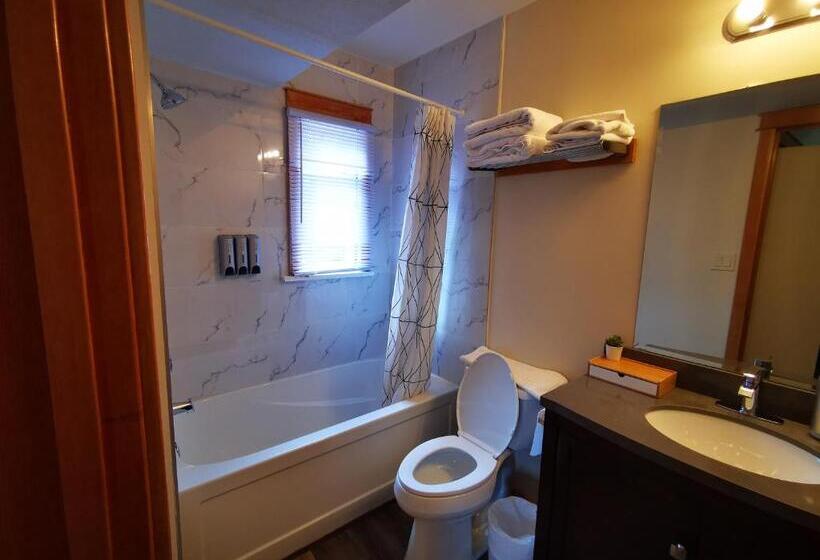 مبيت وإفطار Riverfront Estate Bed&breakfast Banff