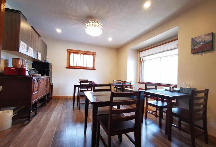 مبيت وإفطار Riverfront Estate Bed&breakfast Banff