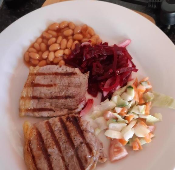 Riverside Guesthouse B & B