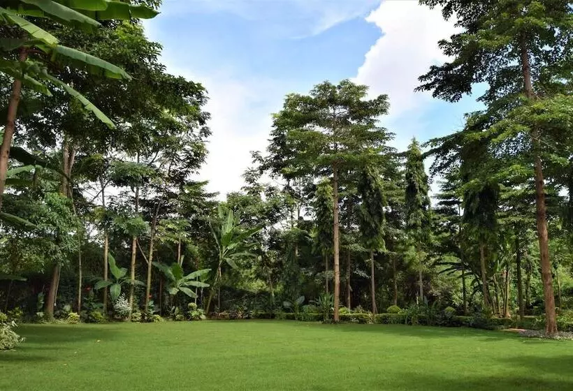 هتل Chanya Lodge